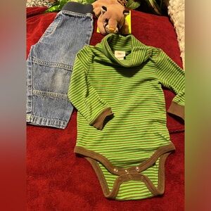 Baby Boys 12M 2 piece Bundle lg sleeve green and brown onesie & wide band Jeans